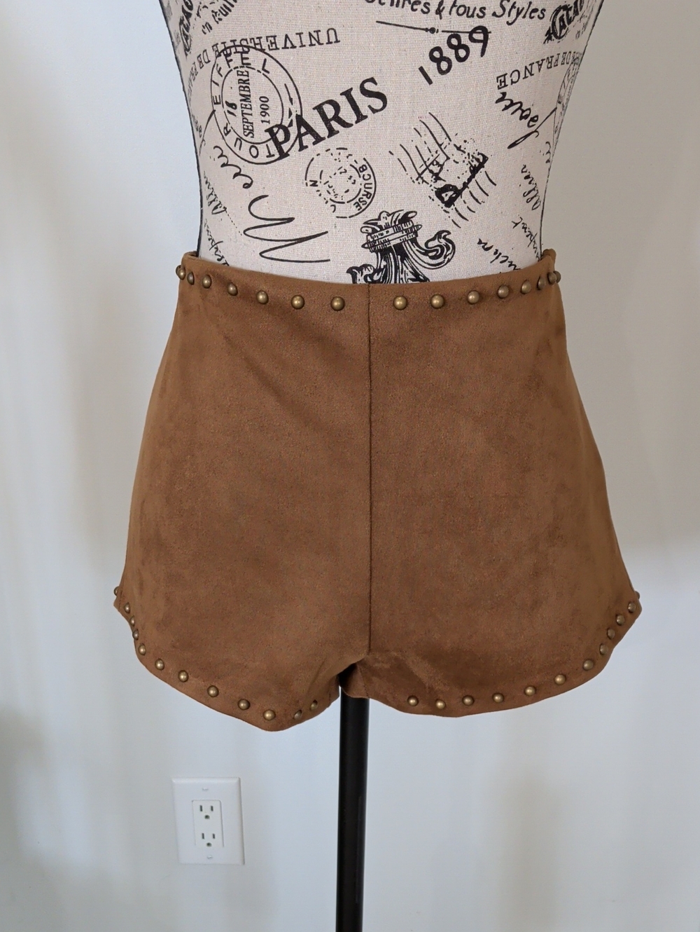 LOVE TREE | Women's Brown Studded Faux Suede Mini High-Waisted Shorts